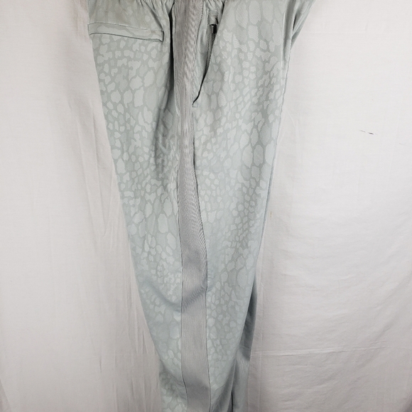 Athleta Brooklyn Lined Jogger Women's Light Green Patterned Pants Sz 0 - Picture 9 of 9